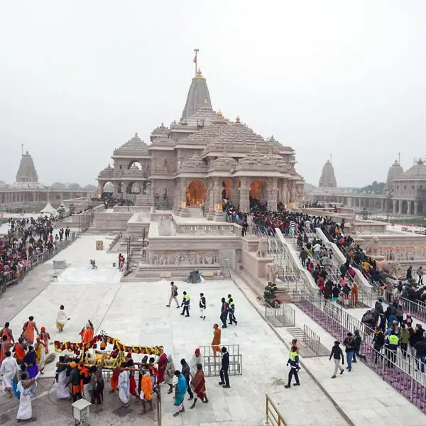 Ayodhya sees surge of devotees on Ram Lalla…
